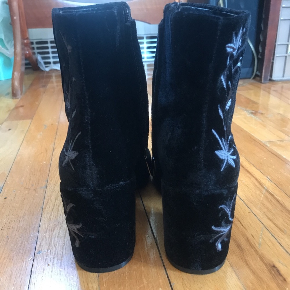 Embroidered Velvet Boots NWOT - Picture 2 of 3